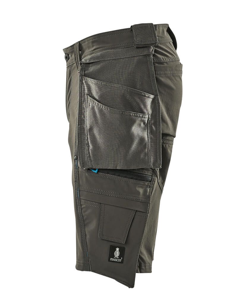 Advanced Shorts mit Hängetaschen
